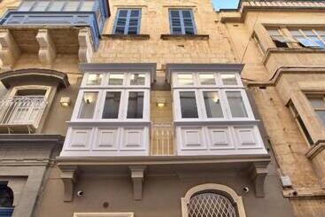 پانسیون Chateau La Vallette   Tritoni Suite