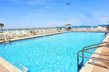 Huoneistohotelli Oceanfront Escape With Balcony And Heated Salt Water Pool Sleeps 4