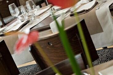 بانگلو Cottage Logis Hôtel   Restaurant