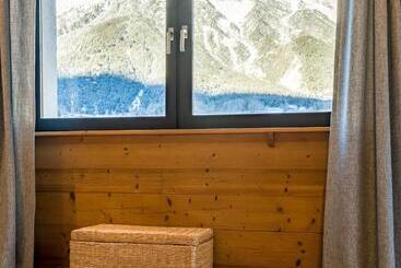 L Outa Hotel Restaurant