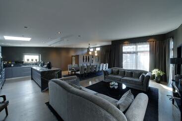 The Lamp Hotel & Spa