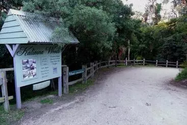 نزل Kalimna Woods Cottages