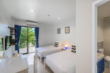 Maikhao Hotel, Phuket