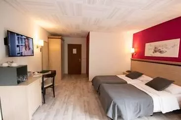 هتل De La Vieille Tour