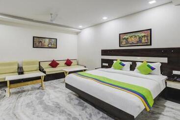 Отель Royal Dezire Udaipur