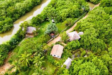 Pension Mermaid Cabana And Tree Houses