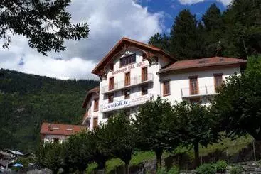 هتل Auberge Du Val Joli
