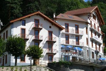 هتل Auberge Du Val Joli