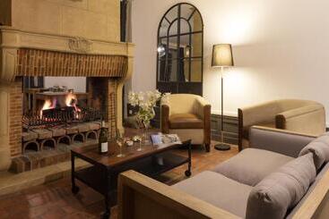 هتل Contact Hôtels Le Savigny & Spa