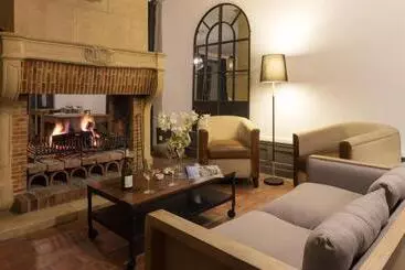 هتل Contact Hôtels Le Savigny & Spa