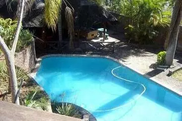 نزل Nomndeni Lodge Zamabhele