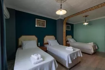 Rebetika Hotel & Bistro