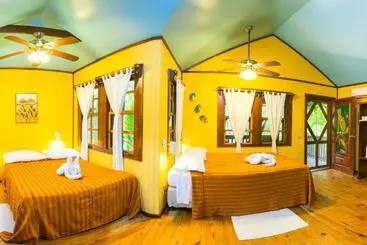 هتل Bananarama Dive & Beach Resort