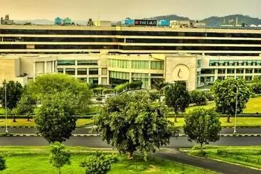 هتل The Lalit Chandigarh