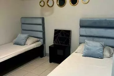 ペンション Luxecara Guest House