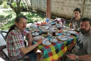 Majatalo Rainforest Breath   Sinharaja And Patna