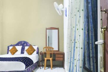 Spot On 91212 Hotel Kelimutu