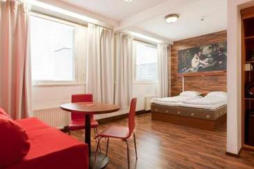 בית מלון כפרי Omena  Seinäjoki