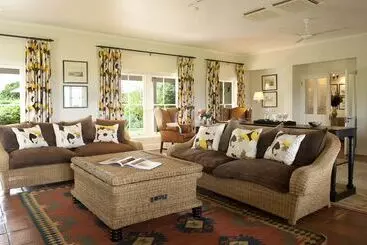 בקתות River Bend Lodge