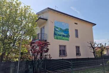 B&b A Due Passi Dal Lago