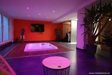 Bed and Breakfast Ds Plaisir Love Room Avec Sauna, Jacuzzi à Nancy
