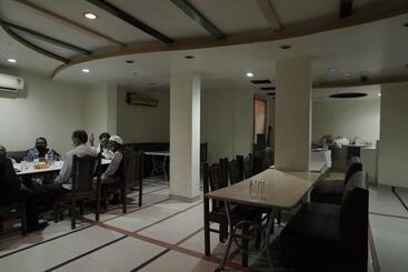 호텔 Paradise By Wb Inn