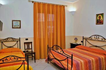 צימר Pompei Luxury Rooms
