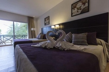 Howard Johnson Marinas & Resort