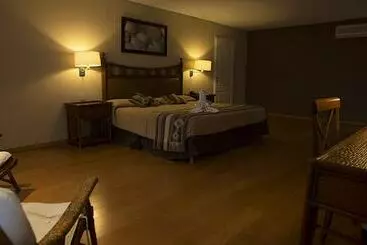 Howard Johnson Marinas & Resort