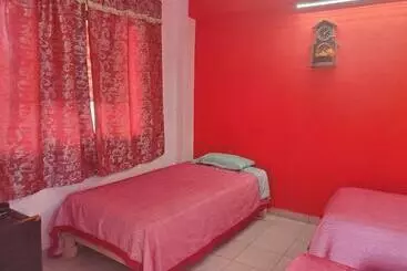 ペンション Hostal Con Regaderas Pedro Escobedo