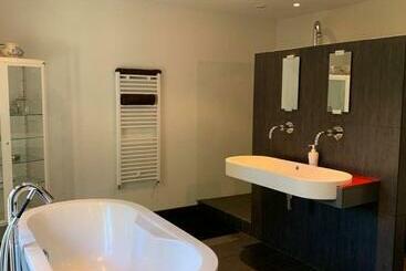 مبيت وإفطار Mas Carita