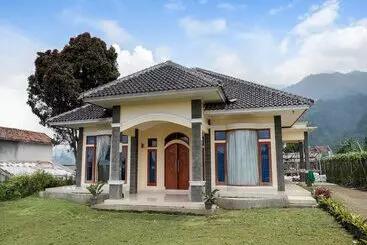 Hotel Oyo Homes 91156 Eco Tourism Big Farmer Desa Kertawangi Syariah