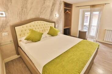 پانسیون Grottini Luxury Suites ~ Pantheon