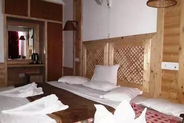 Hotel Sadaf
