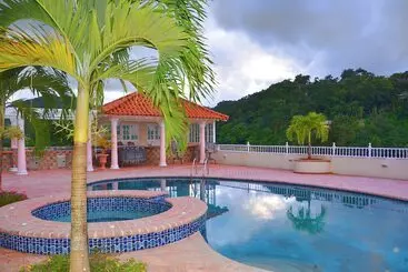 هتل Tropical Lagoon Resort