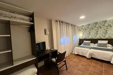Aamiaismajoitus (B&B) Hostal El Griel No Disponemos De Recepción Física