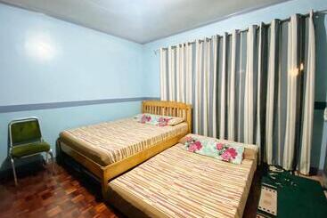 בית מלון כפרי Reddoorz Hostel At Mrc Residences Baguio