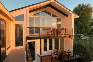 Bed and Breakfast Plassenzicht Logies & Sloepverhuur