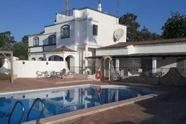 Huoneistohotelli The Lemon Tree Villa