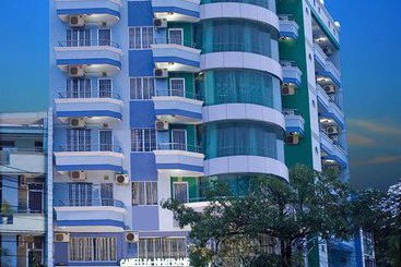 호텔 Reddoorz The World Nha Trang  Le Loi