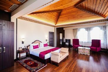 ホテル Denzong Regency  Luxury Mountain Retreat Spa & Casino