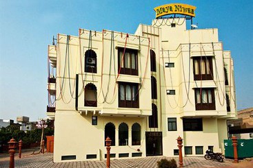 Hotel Maya Niwas