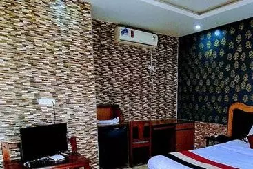 酒店 The New Swaraj Resort