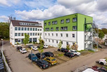 هتل آپارتمان Mk Monteurzimmer Stuttgart