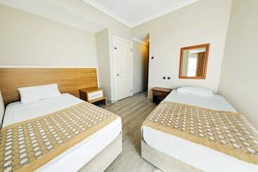 هتل Afytos ören Park Mtk