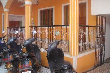 Отель The Orange House