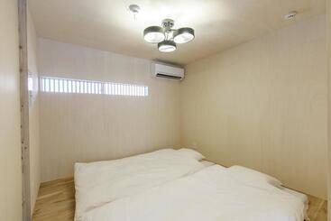 古民家ホテル 亀島駅徒歩1分 名古屋駅スグ 11月は期間限定でaokitakamasaの写真アートを掲載 11月度はbbqのご利用を中止とさせて頂きます