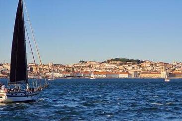 Bed and Breakfast Moro S Friends House   Cascais