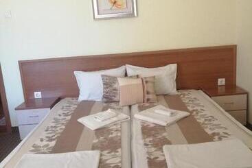 هتل آپارتمان Villa Vega