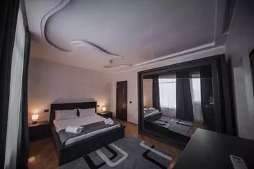Pensión Makos Guest House